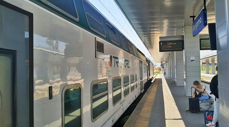 trenord double deck train milan bergamo