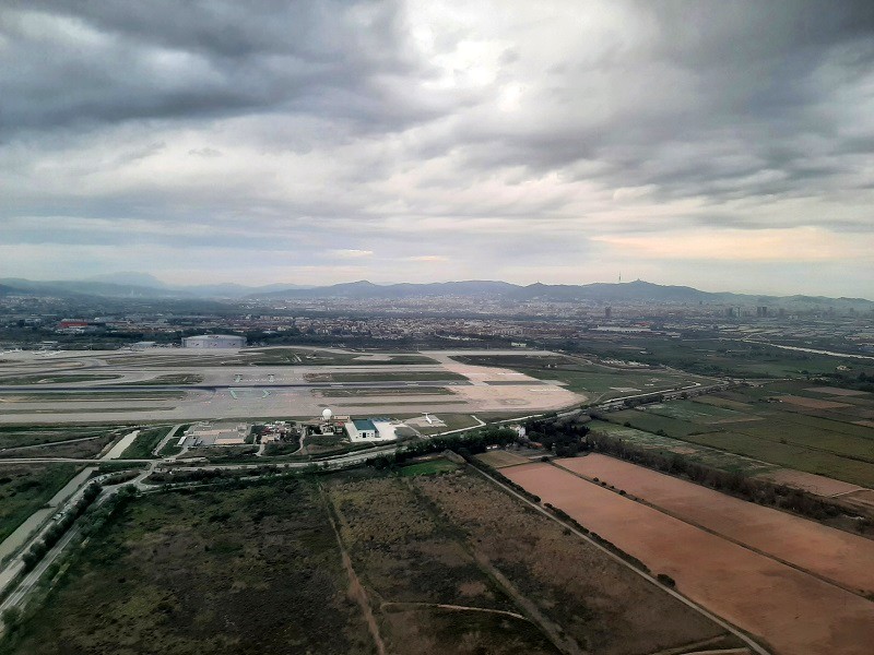 barcelona airport view take-off