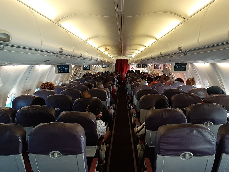 economy class cabin royal air maroc boeing 737-800 review