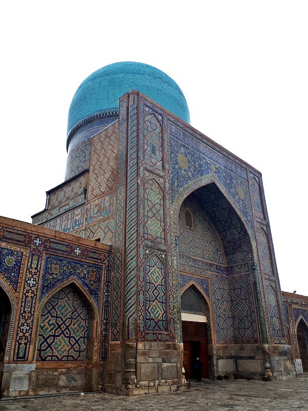 tilla-kari madrassa samarkand uzbekistan
