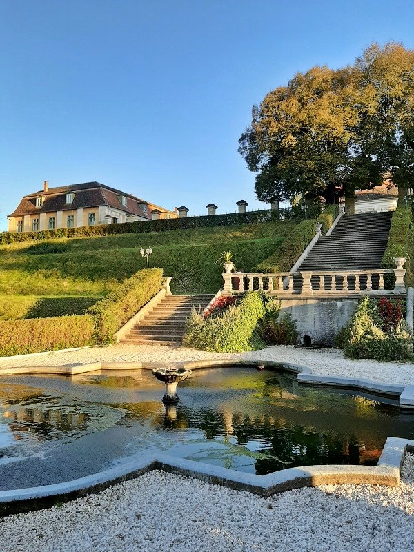 brukenthal palace gardens fountain