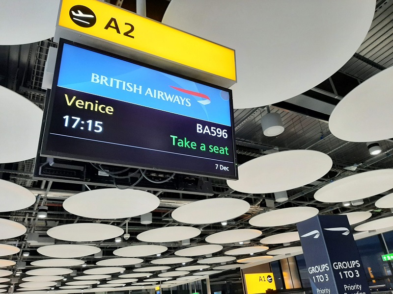 london heathrow airport british airways boarding gate