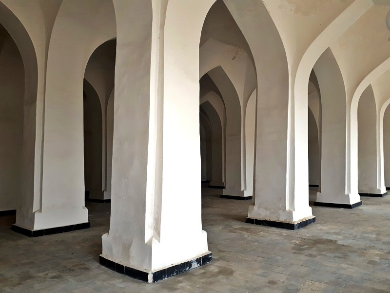 hypostyle hall mosque