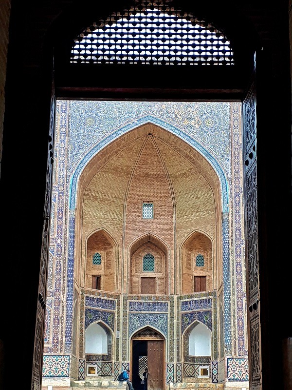 mir-i-arab madrassa bukhara uzbekistan