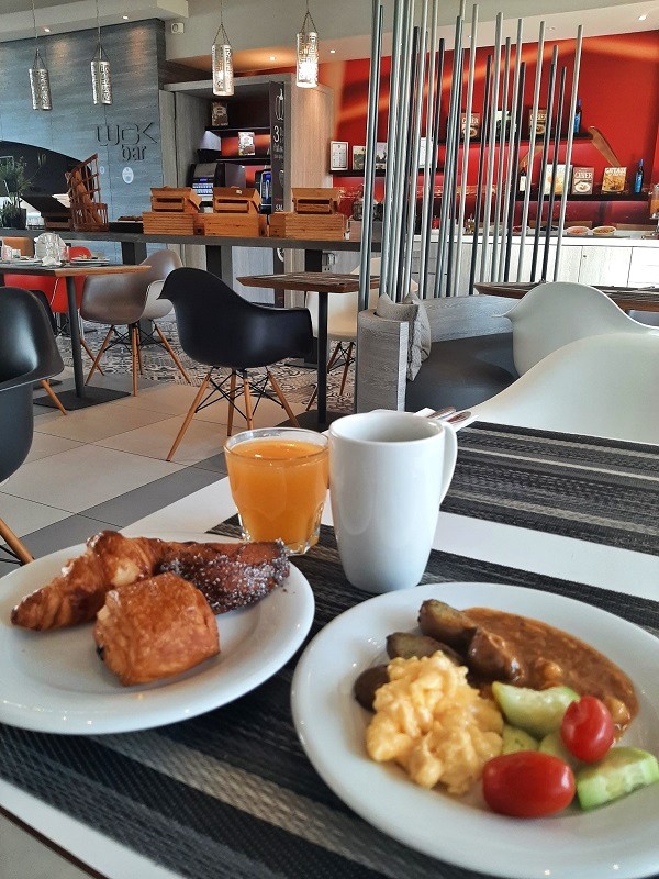 breakfast buffet ibis casa voyageurs hotel casablanca station