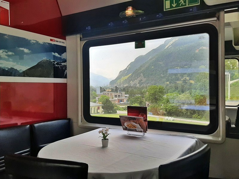 swiss intercity train review dining car switzerland chur zurich