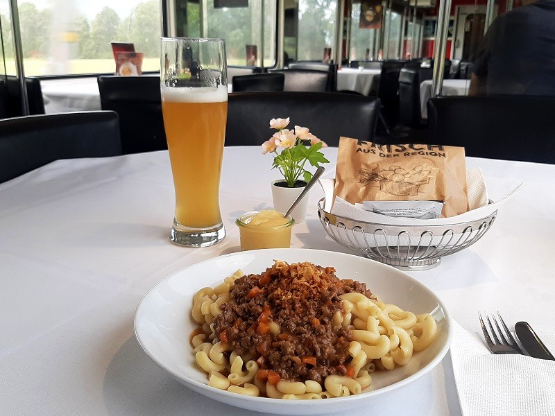 Hörnli macaroni swiss dining car intercity train chur zurich review