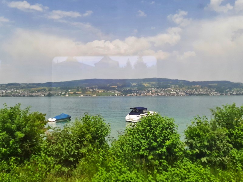 lake zurich intercity train view switzerland