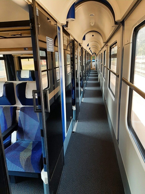 mav carriage 6-seat compartment