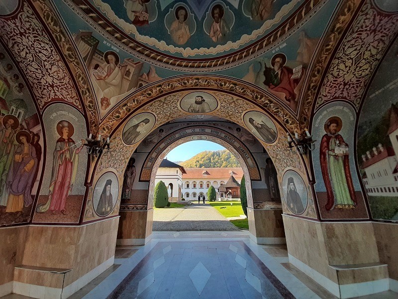 frescoes brancoveanu monastery sambata de sus