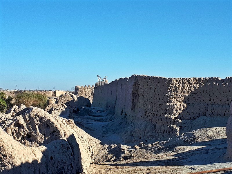 mudbrick walls khiva uzbekistan