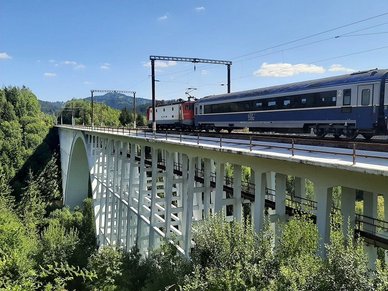 Caracău Viaduct CFR train romania scenic railway travel 2023