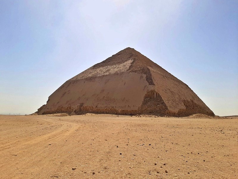 dahshur bent pyramid egypt