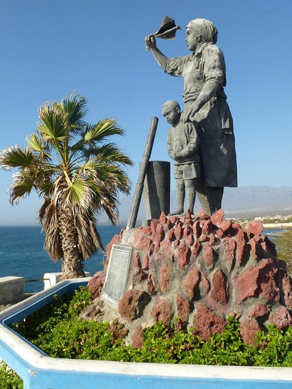 Monumento Memaia porto novo