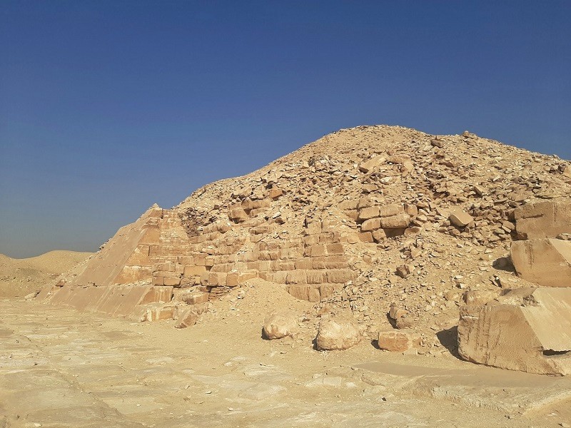 pyramid unas