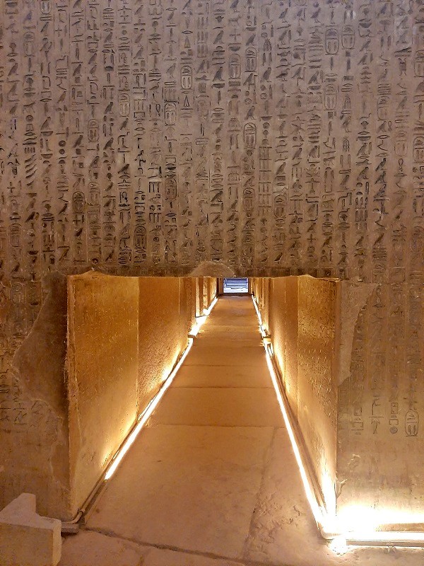 pyramid unas burial chamber saqqara necropolis egypt