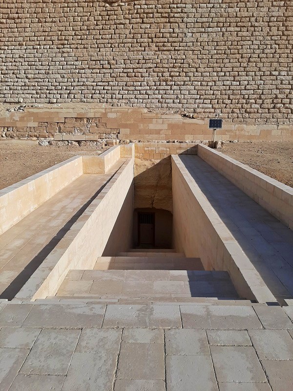 entrance djoser pyramid