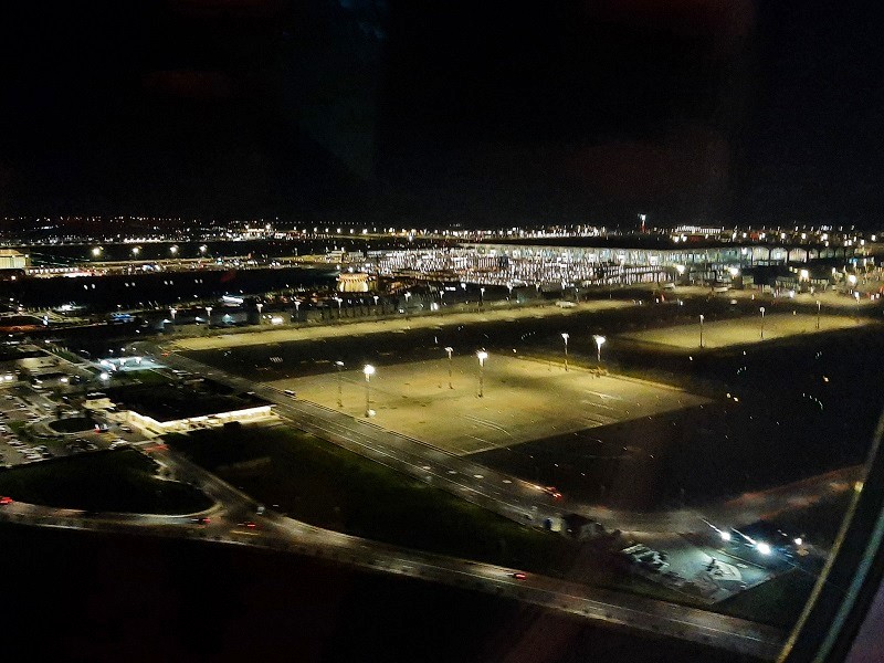 istanbul airport night view landing