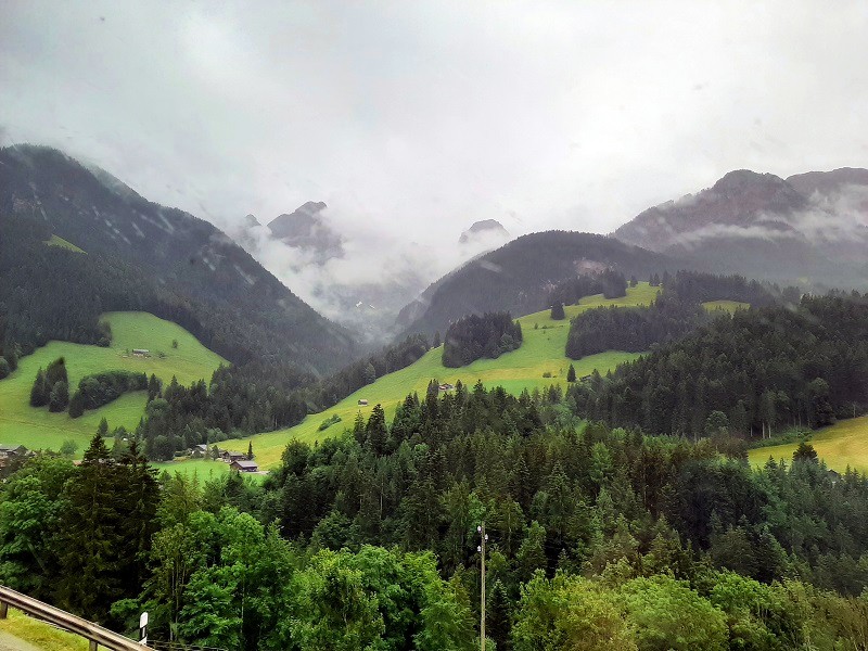 GoldenPass Belle Époque train view switzerland mountains