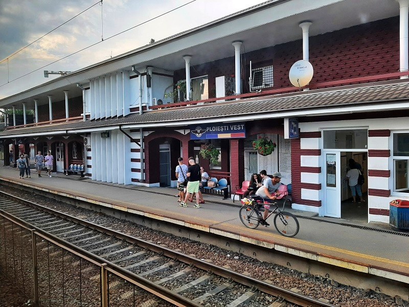 Ploiești Vest railway station