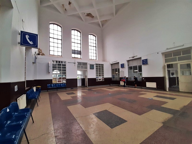 carei railway station hall