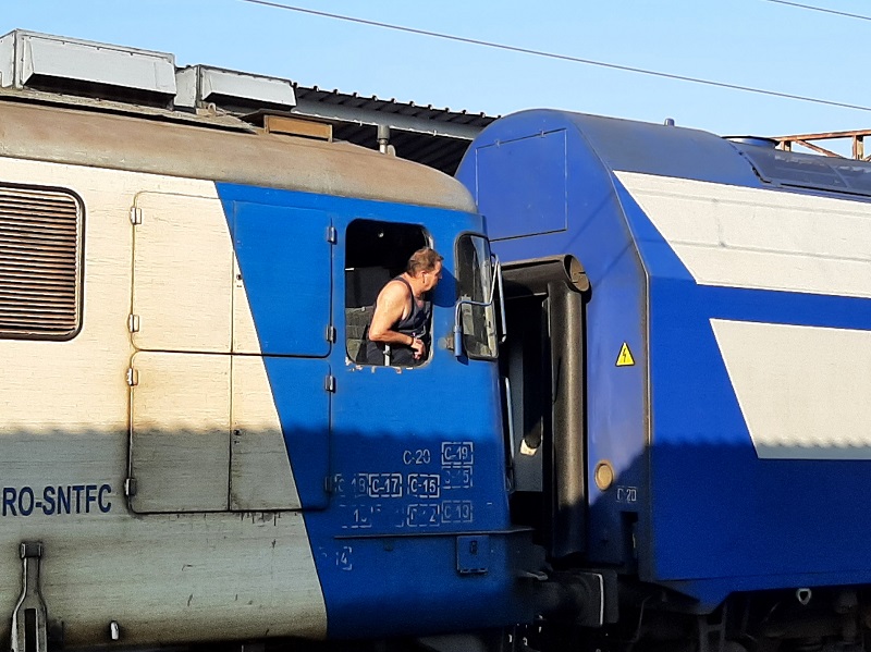 double deck train locomotive driver romania