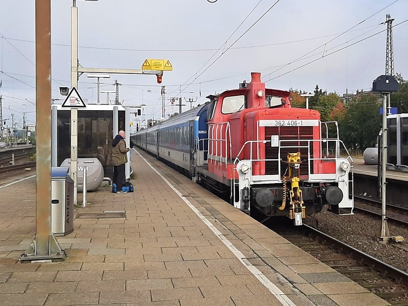 hamburg altona station eurocity berliner train