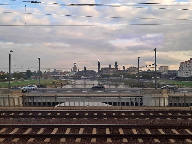 river elbe dresden eurocity berliner train hamburg berlin prague