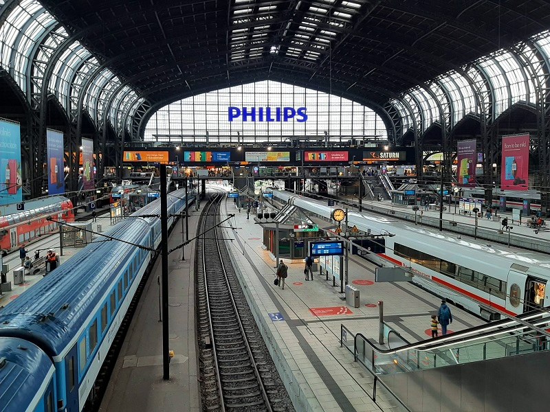 eurocity train berliner hamburg hbf prague berlin