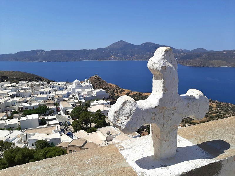 plaka milos cyclades