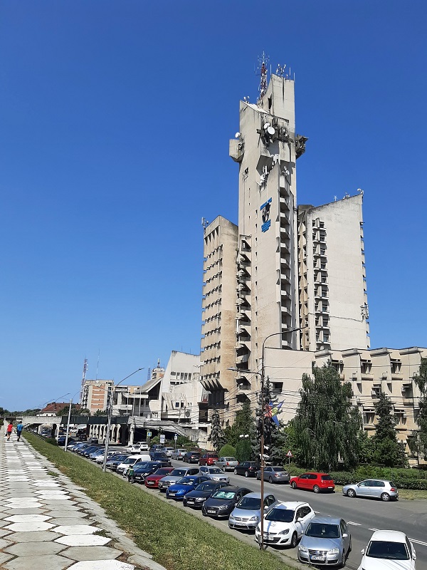 satu mare city hall brutalist high-rise building