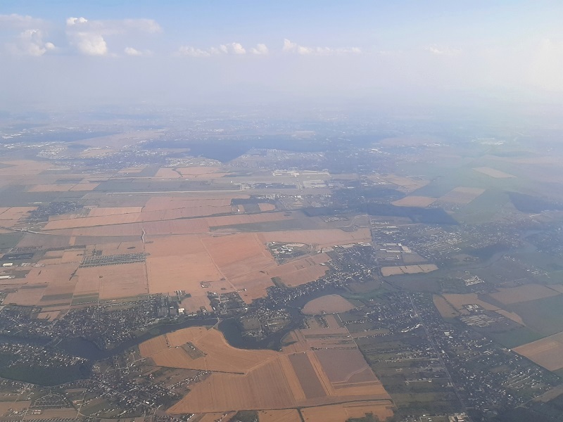 bucharest otopeni airport landing airplane view austrian airlines airbus a321 economy class