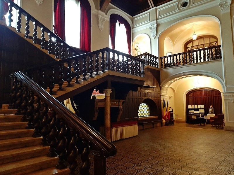 Károlyi Castle staircase