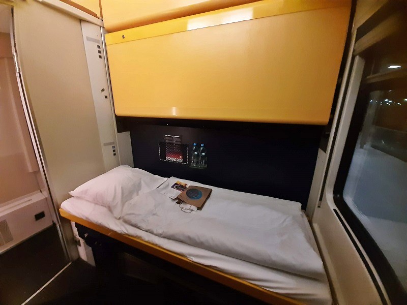 private sleeper compartment czech night train