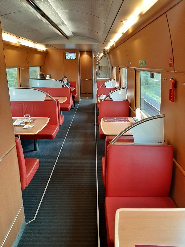 ice train dining car nuremberg frankfurt