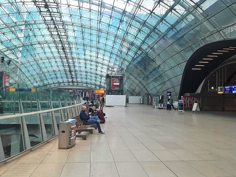 frankfurt airport railway station