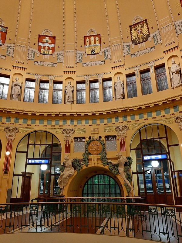 prague train station art nouveau