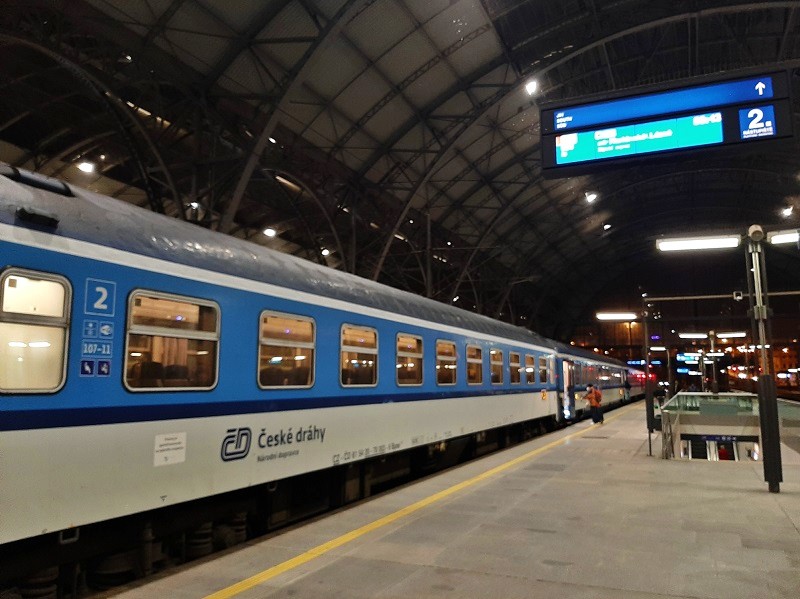 zapadni express train prague