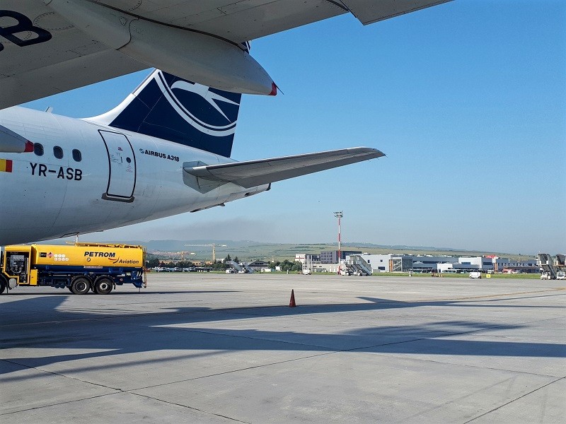 tarom airbus a318 cluj-napoca airport domestic flight romania