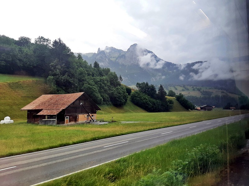 zweisimmen railway train view