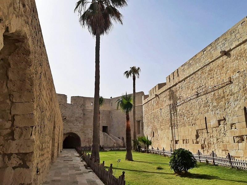 citadel of qaitbay fortifications alexandria