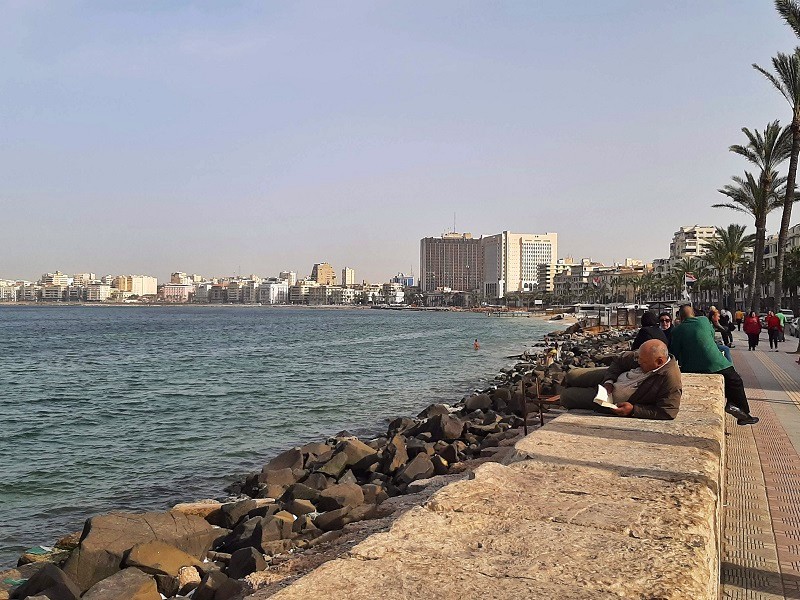 alexandria egypt book reader corniche