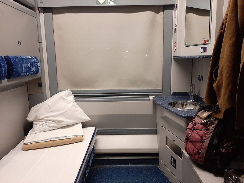 bulgarian night train private sleeper compartment