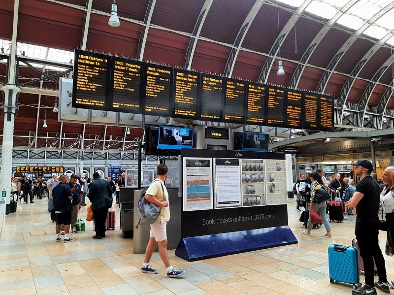 london paddington train departures screen