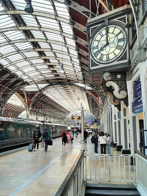 station clock london paddington