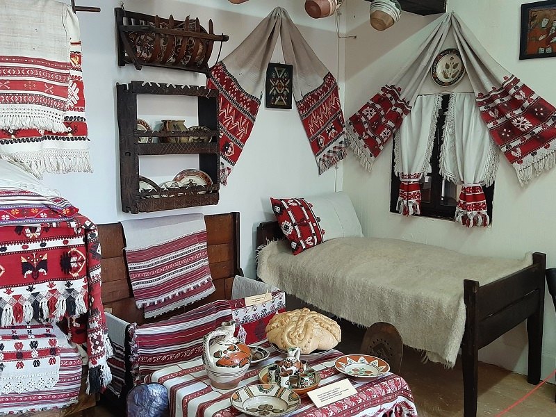 traditional romanian handicrafts