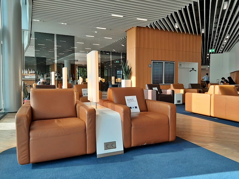 lufthansa senator lounge schengen frankfurt airport