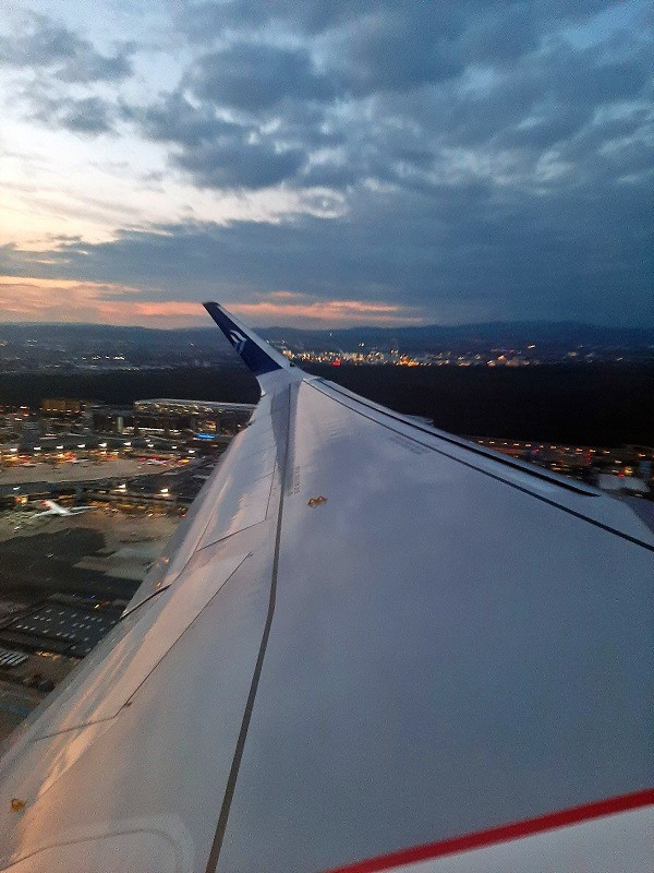 frankfurt airport departure view