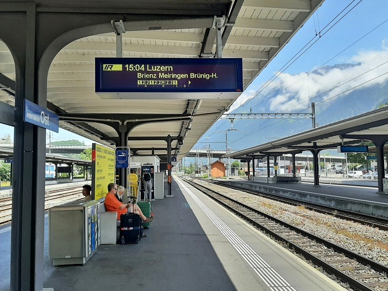 interlaken ost station lucerne luzern train Brünig Railway
