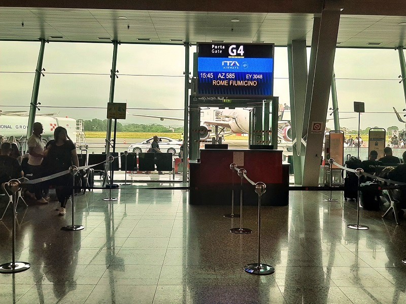 tirana airport boarding gate